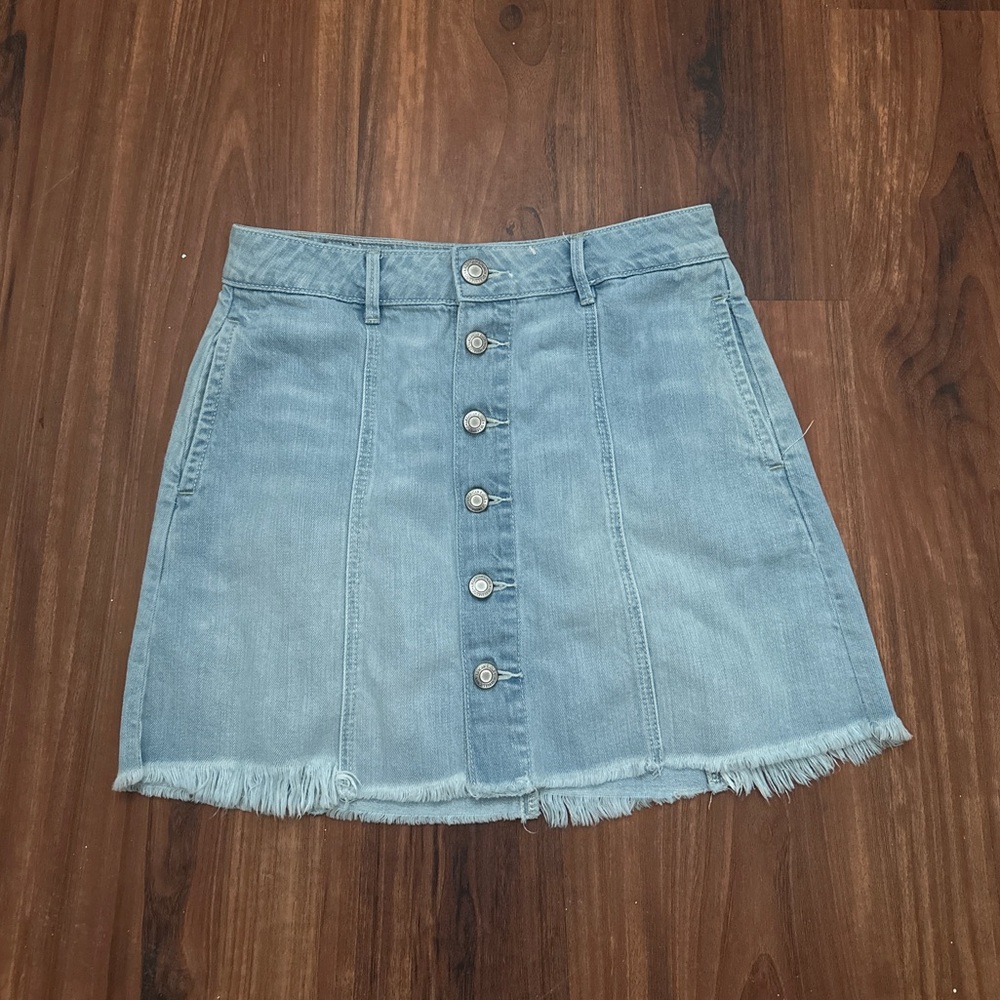 american eagle light washed denim skirt with buttons